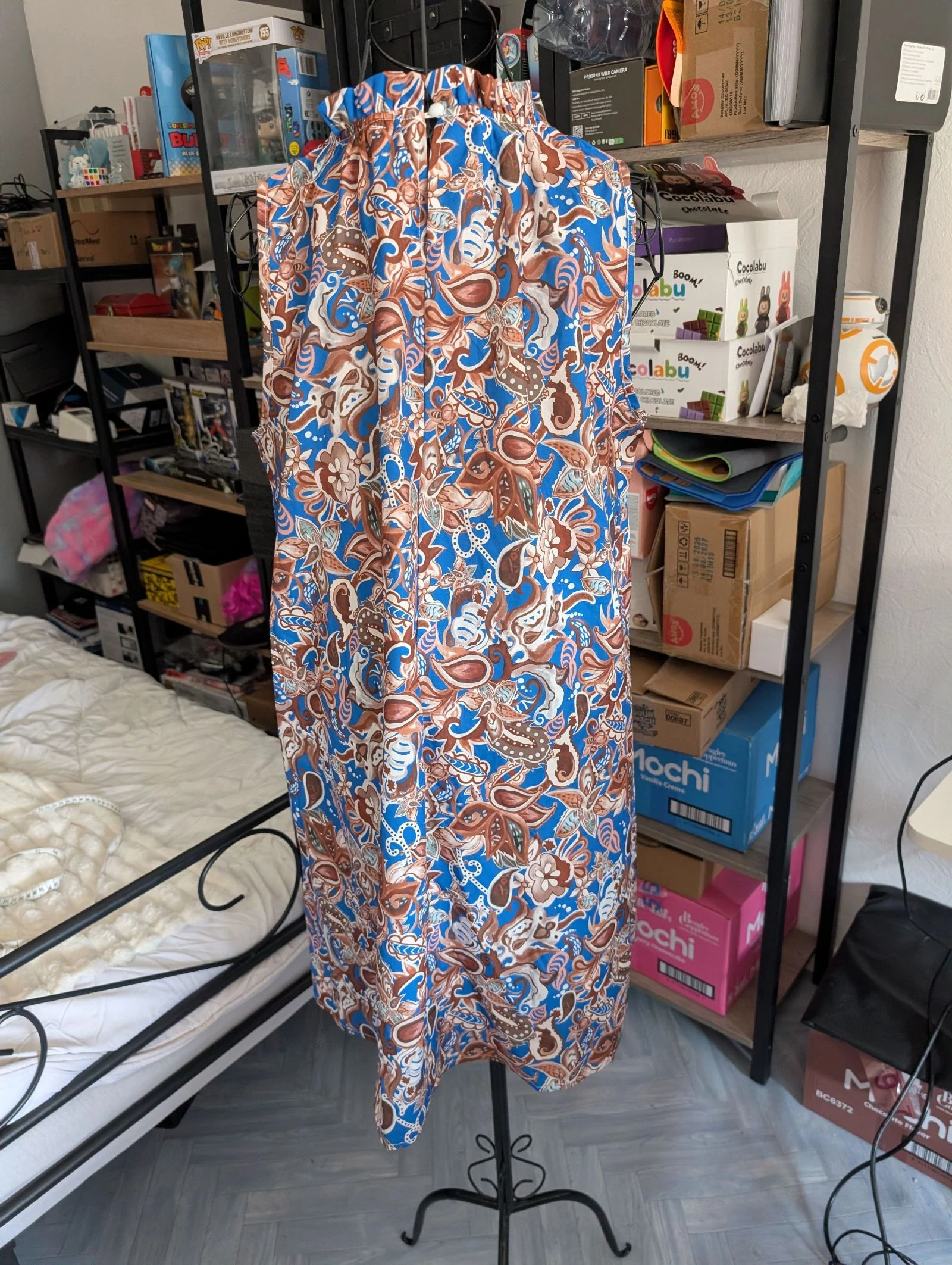 Magnificent sleeveless short dress with a hide-and-seek / floral pattern – Emery Rose – Size L – photo 6